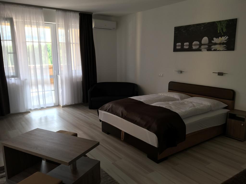 F&M Apartman Egerszalók Extérieur photo